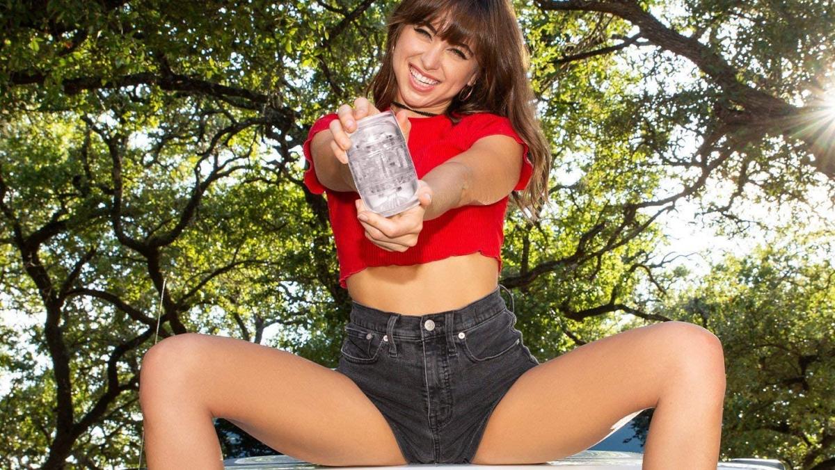 Quickshot Riley Reid Masturbator